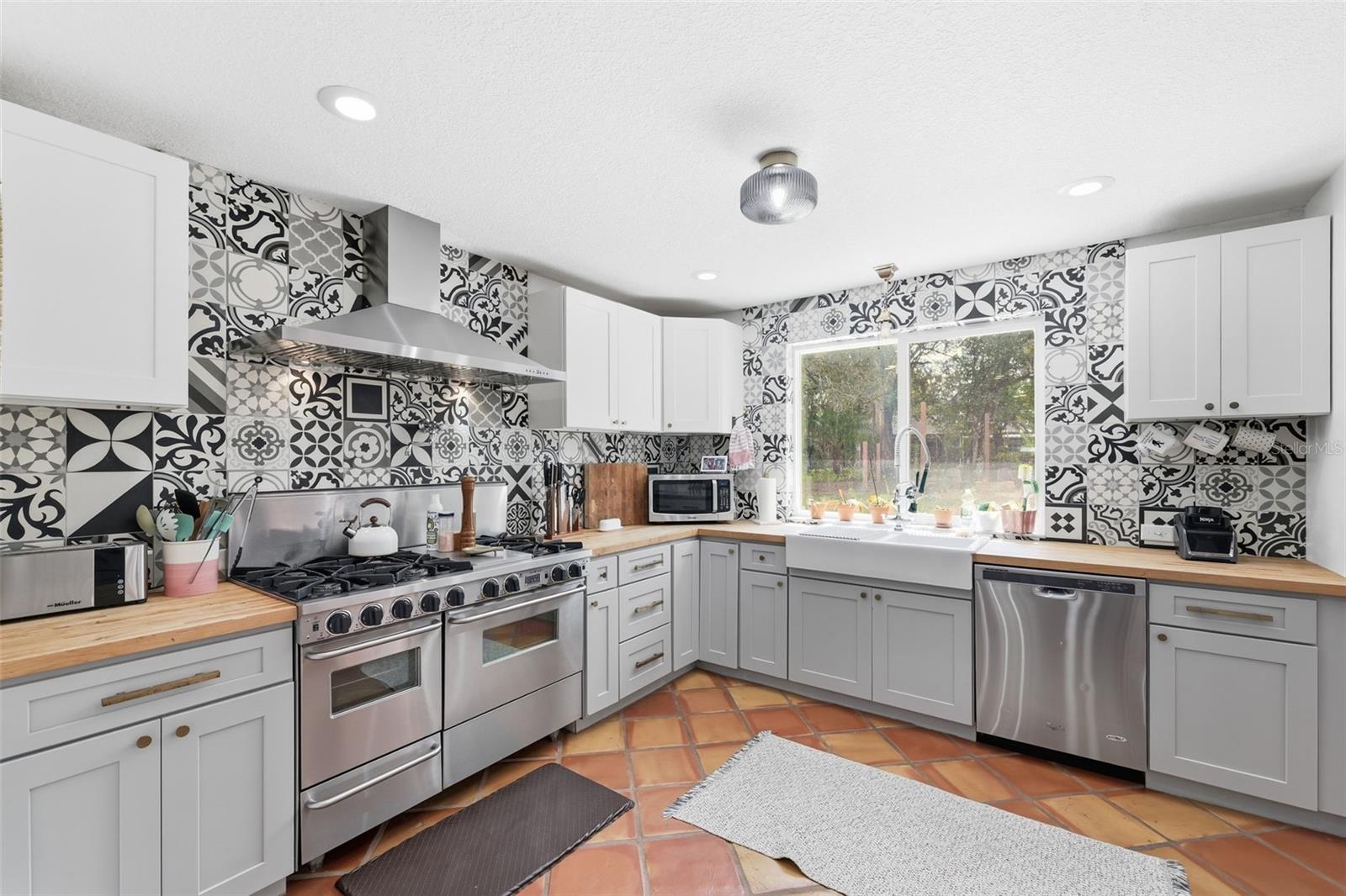 Image 11 of 73 For 240 Olive Street