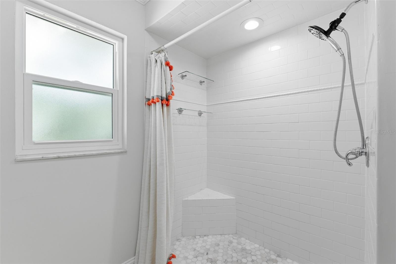 Image 17 of 73 For 240 Olive Street