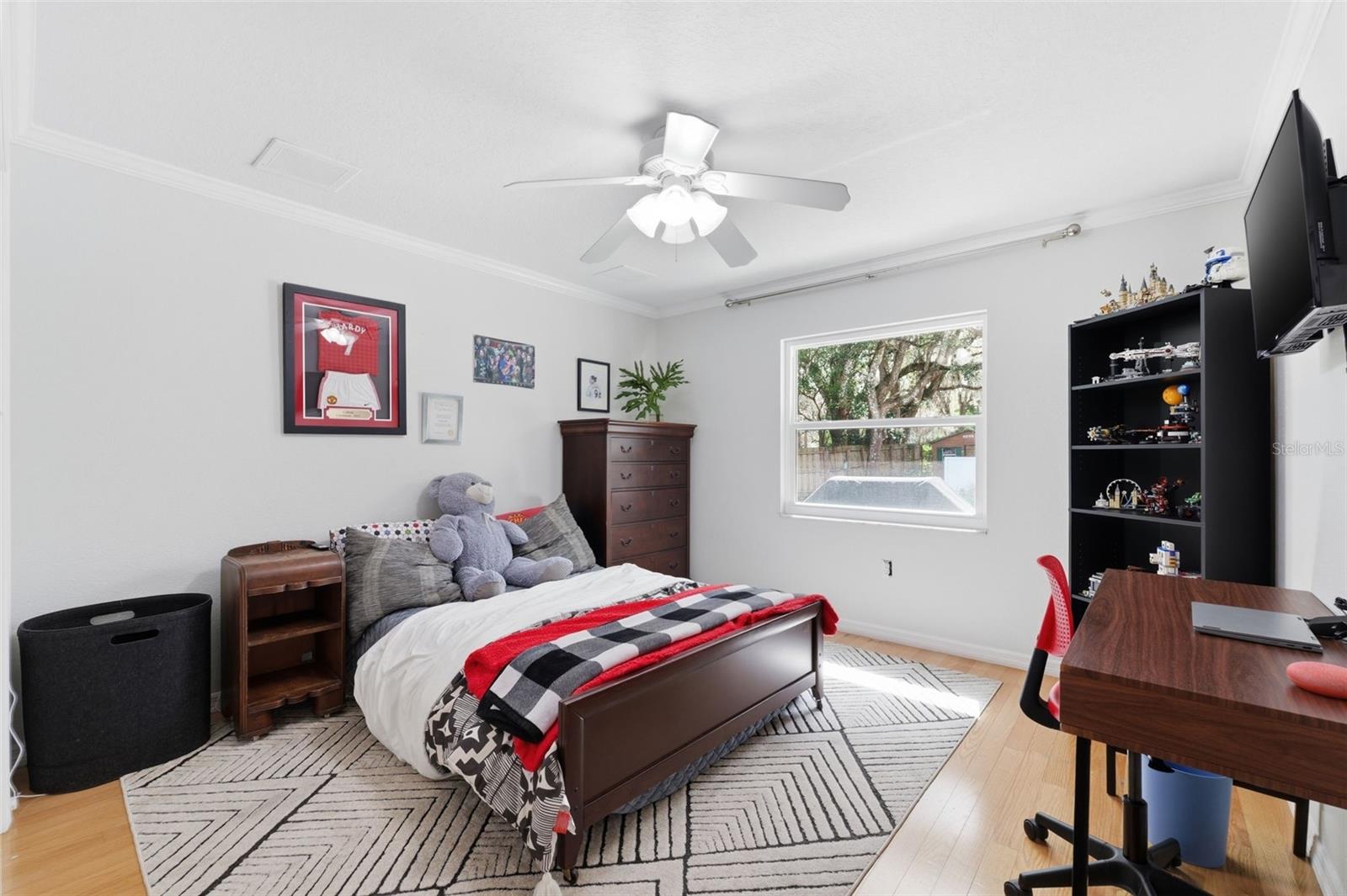 Image 22 of 73 For 240 Olive Street