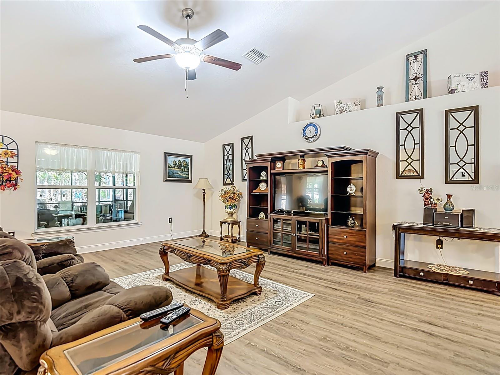 Image 19 of 85 For 4 Fig Court E