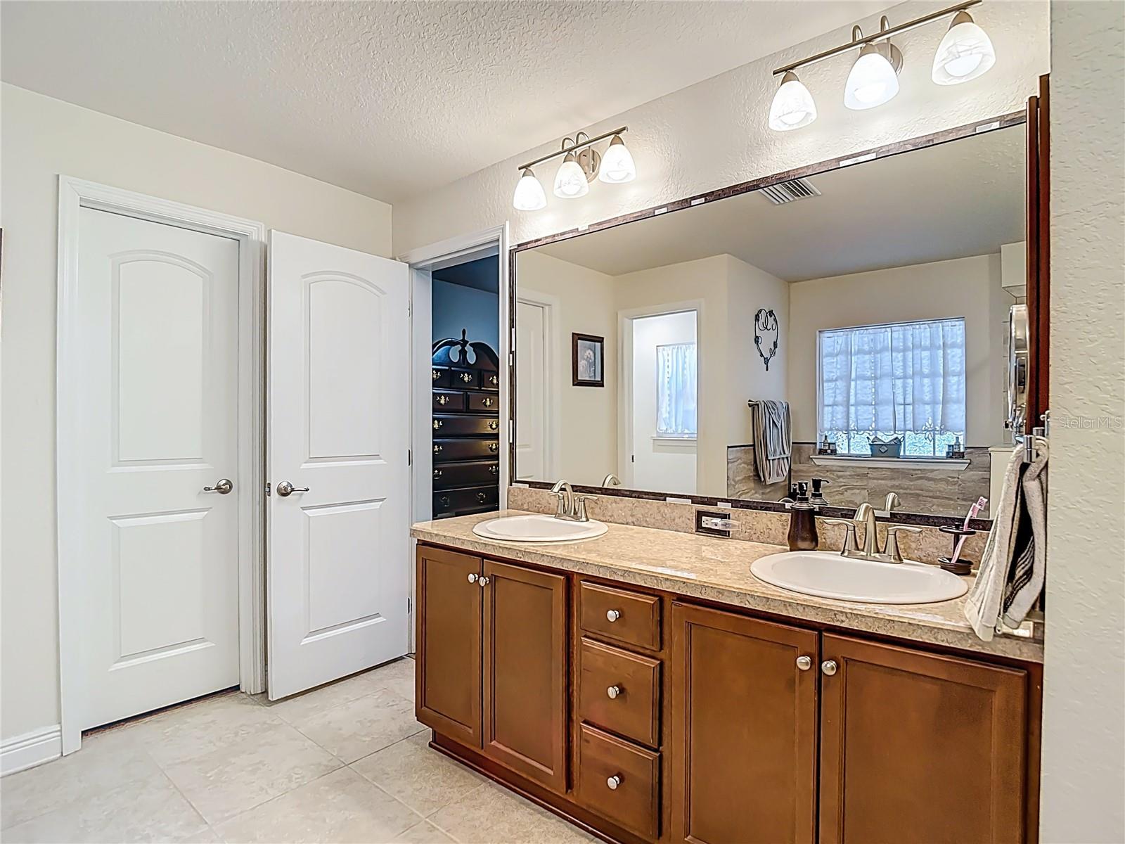 Image 47 of 85 For 4 Fig Court E