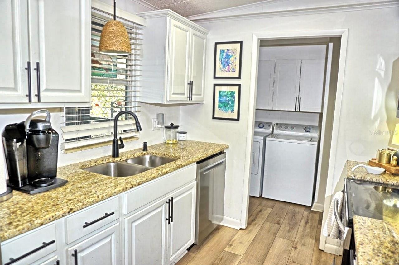 Image 15 of 43 For 21052 Little Magens Loop