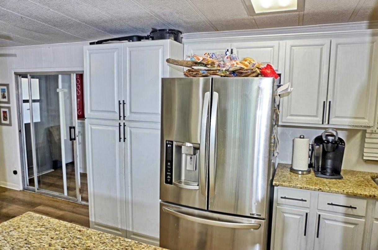 Image 17 of 43 For 21052 Little Magens Loop