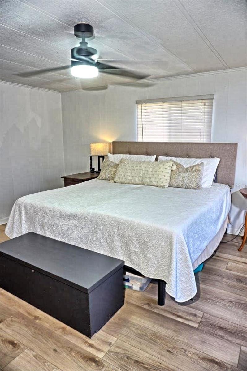 Image 19 of 43 For 21052 Little Magens Loop