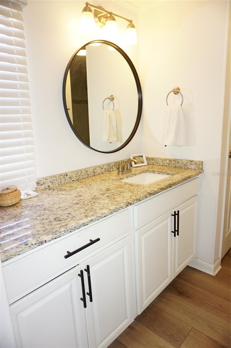 Image 24 of 43 For 21052 Little Magens Loop