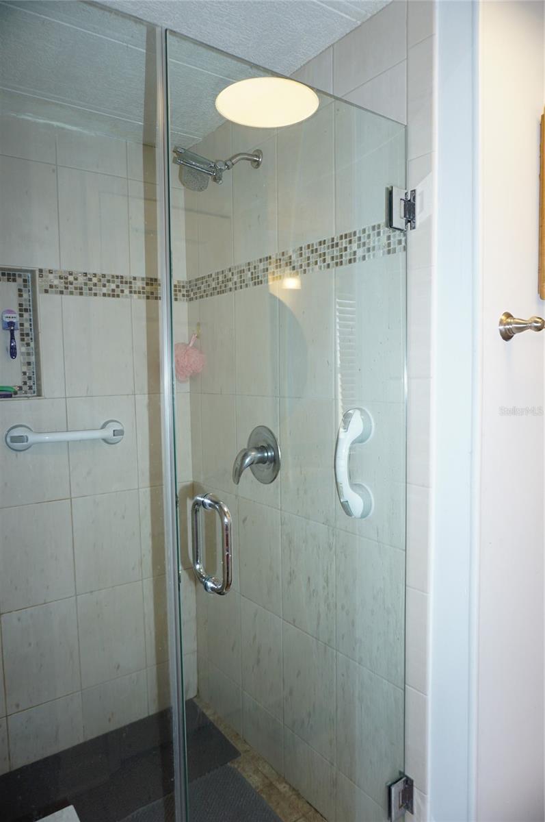 Image 26 of 43 For 21052 Little Magens Loop