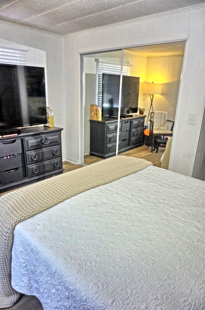 Image 29 of 43 For 21052 Little Magens Loop