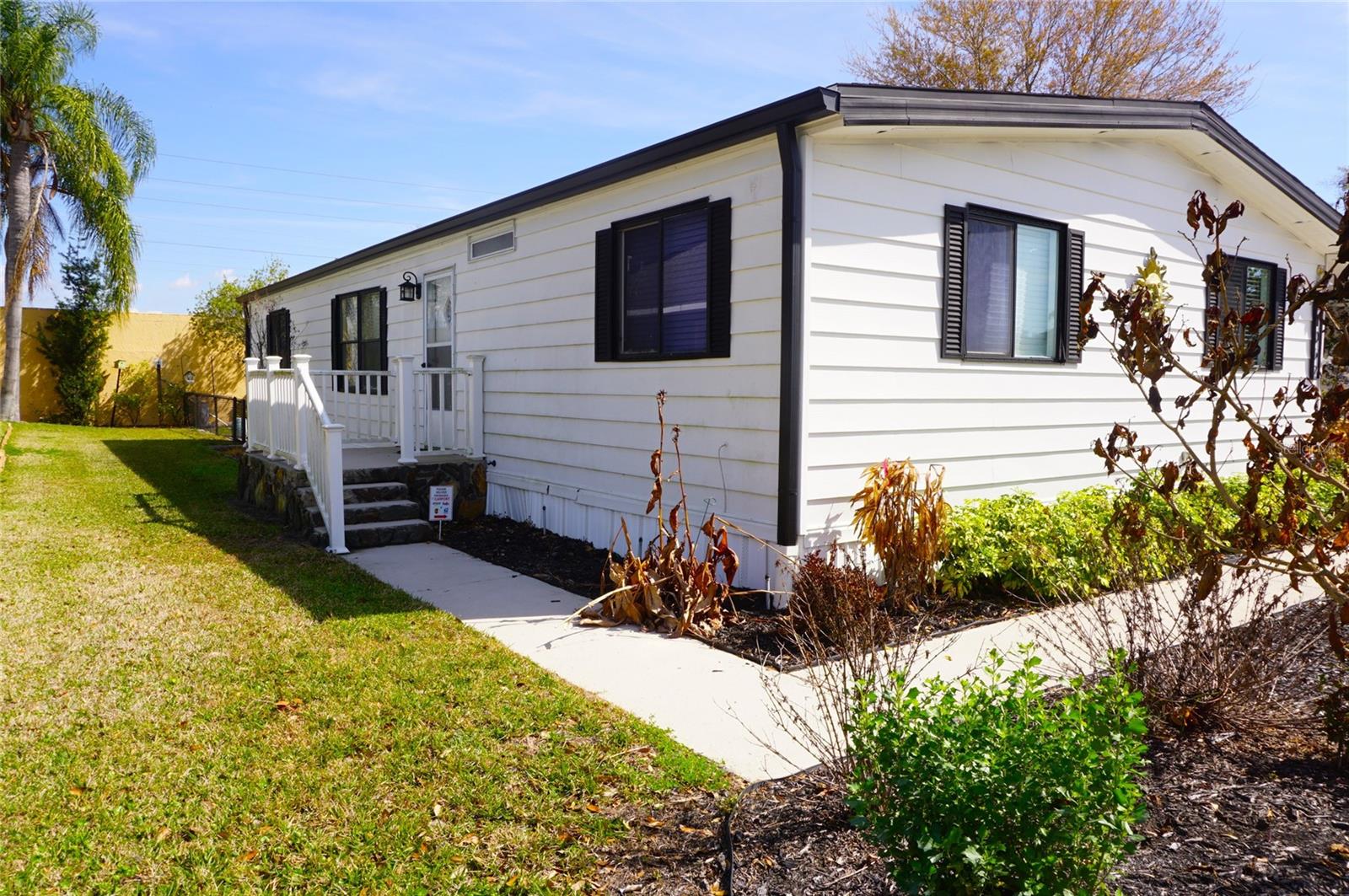 Image 3 of 43 For 21052 Little Magens Loop