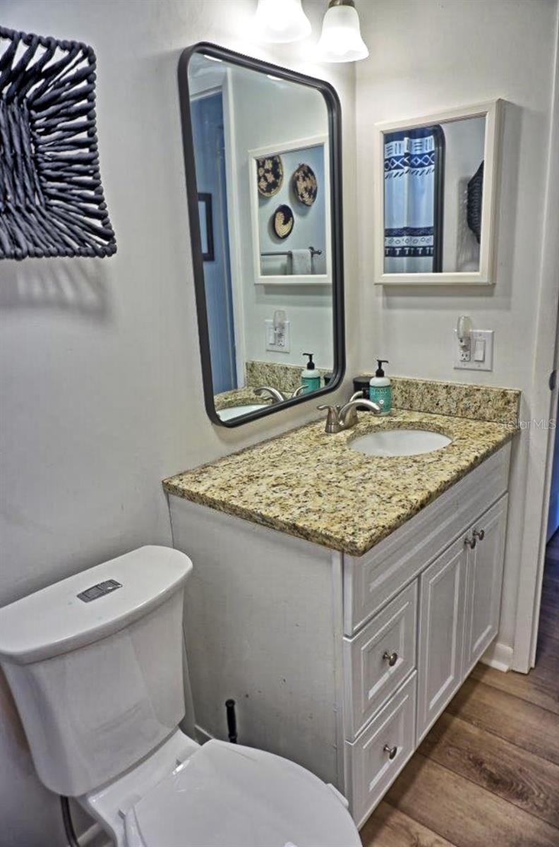 Image 32 of 43 For 21052 Little Magens Loop