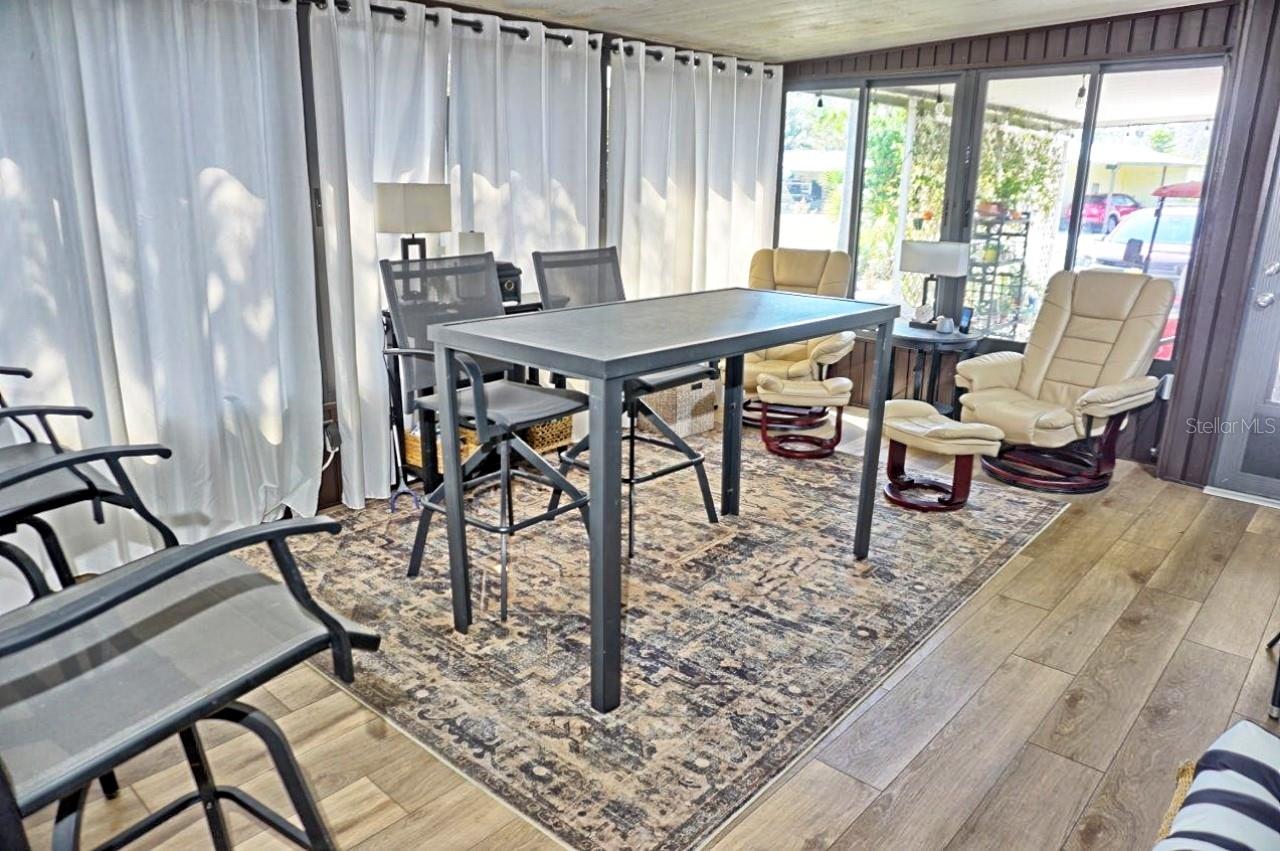 Image 35 of 43 For 21052 Little Magens Loop