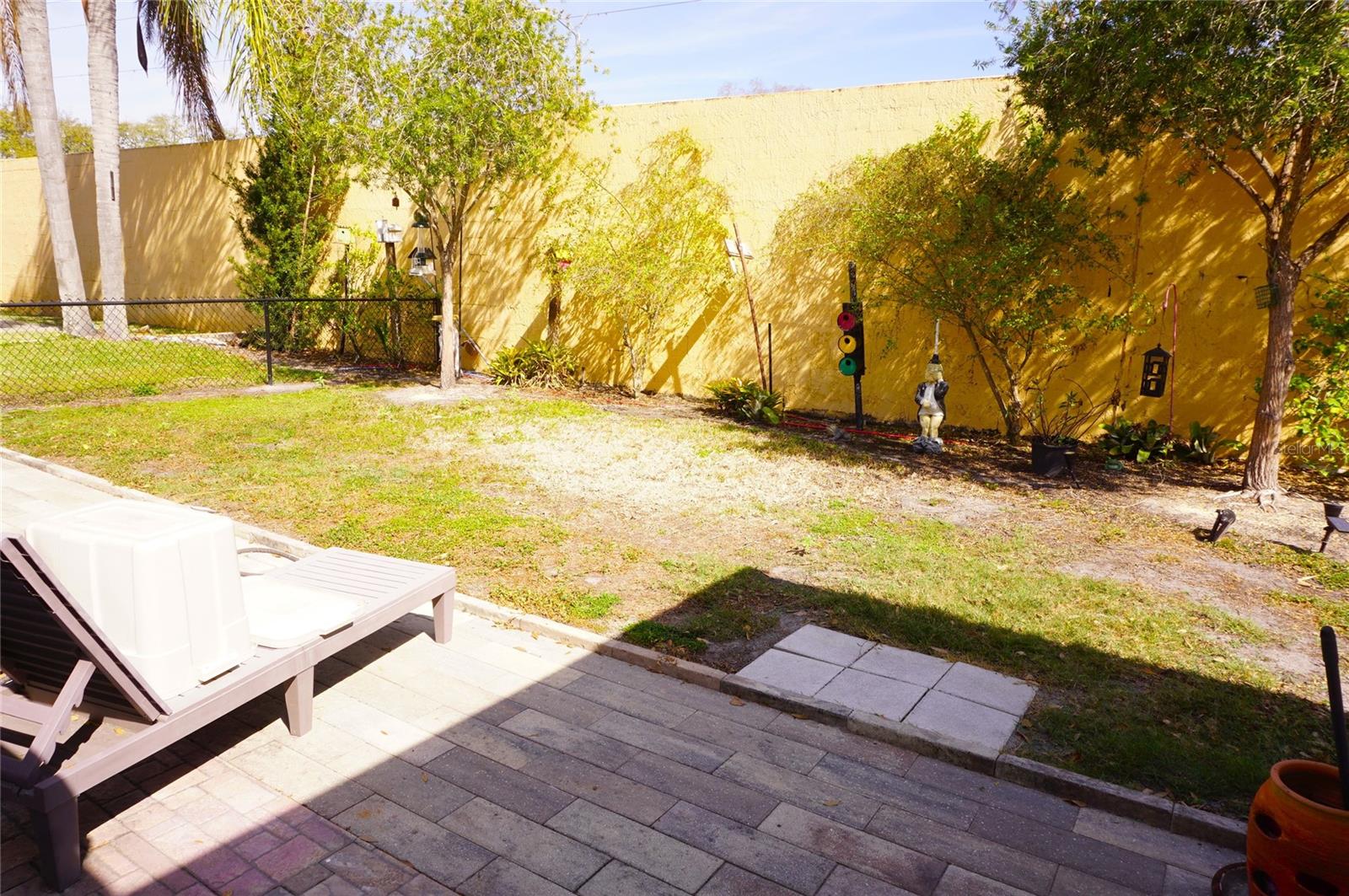 Image 40 of 43 For 21052 Little Magens Loop