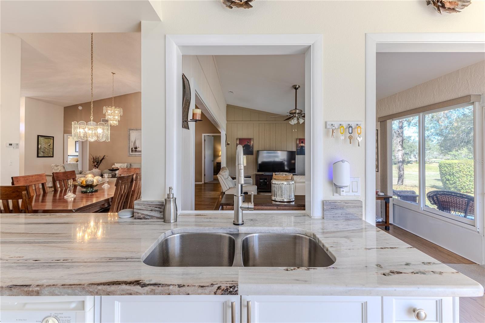 Image 17 of 54 For 7443 Willow Brook Drive