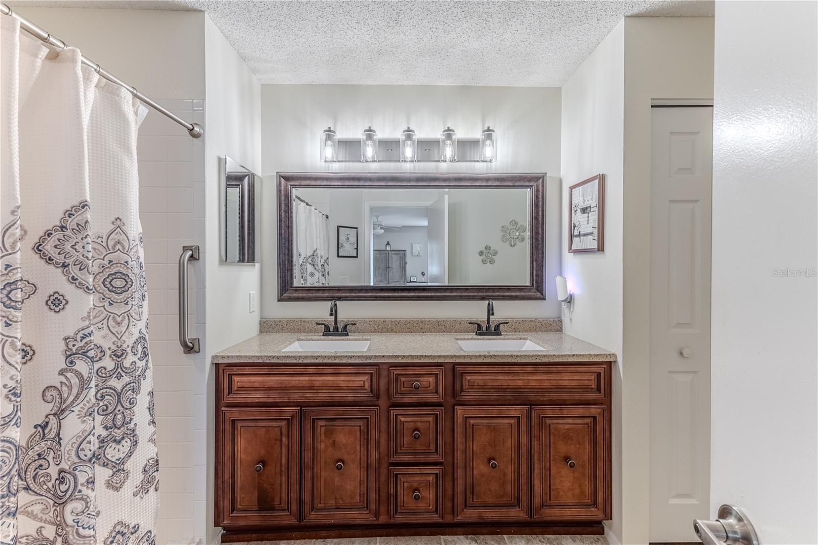 Image 25 of 54 For 7443 Willow Brook Drive