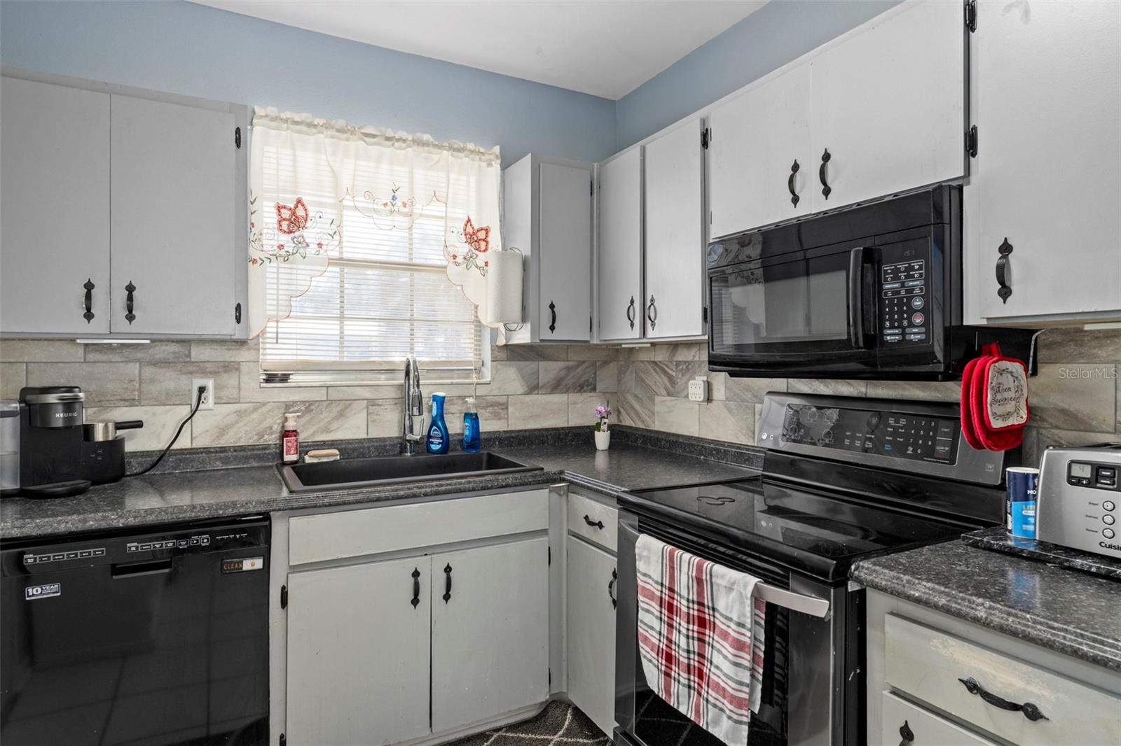 Image 13 of 29 For 14474 Coronado Drive