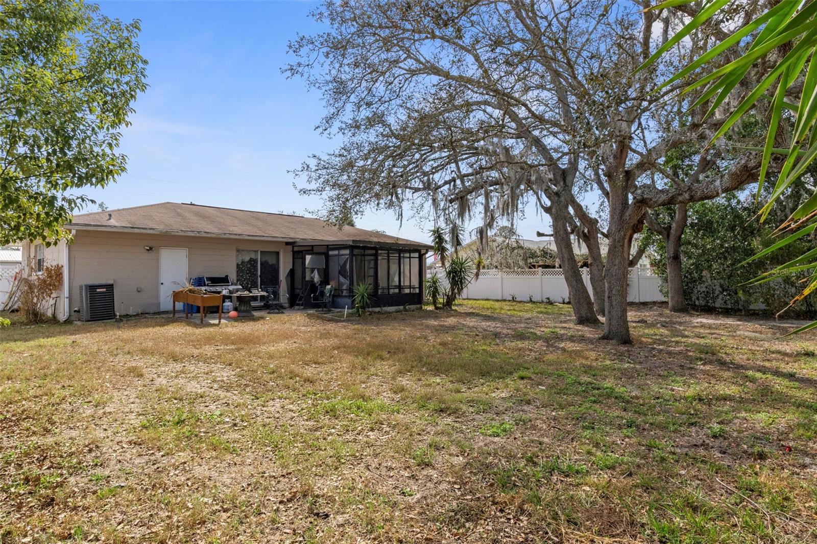 Image 23 of 29 For 14474 Coronado Drive