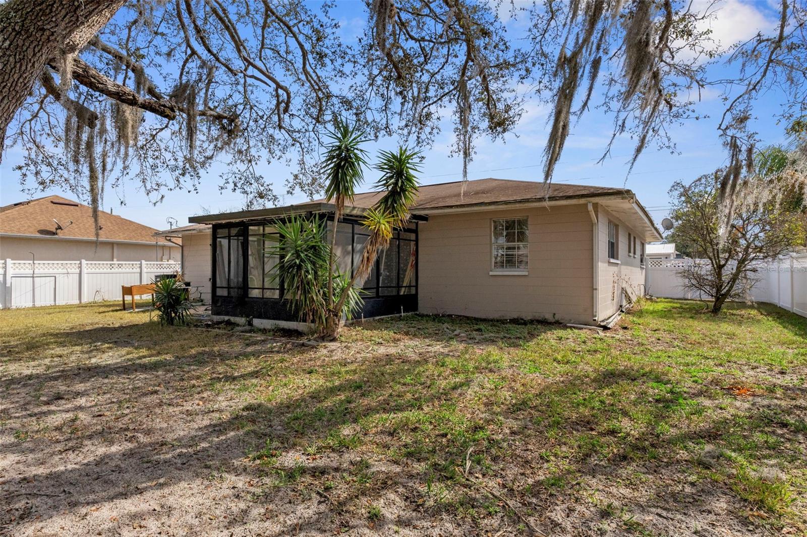 Image 25 of 29 For 14474 Coronado Drive