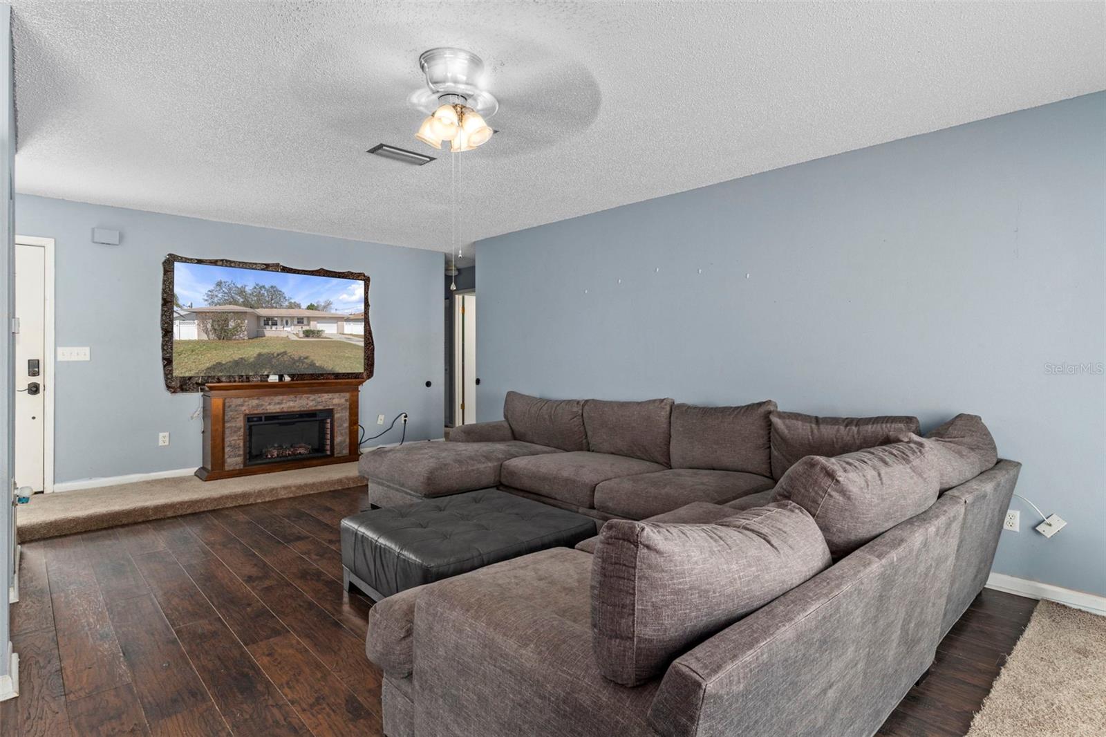 Image 8 of 29 For 14474 Coronado Drive