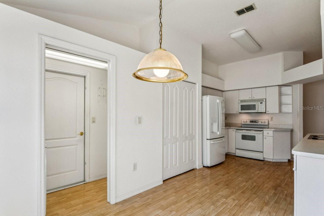 Image 15 of 73 For 11829 Ivywood Place