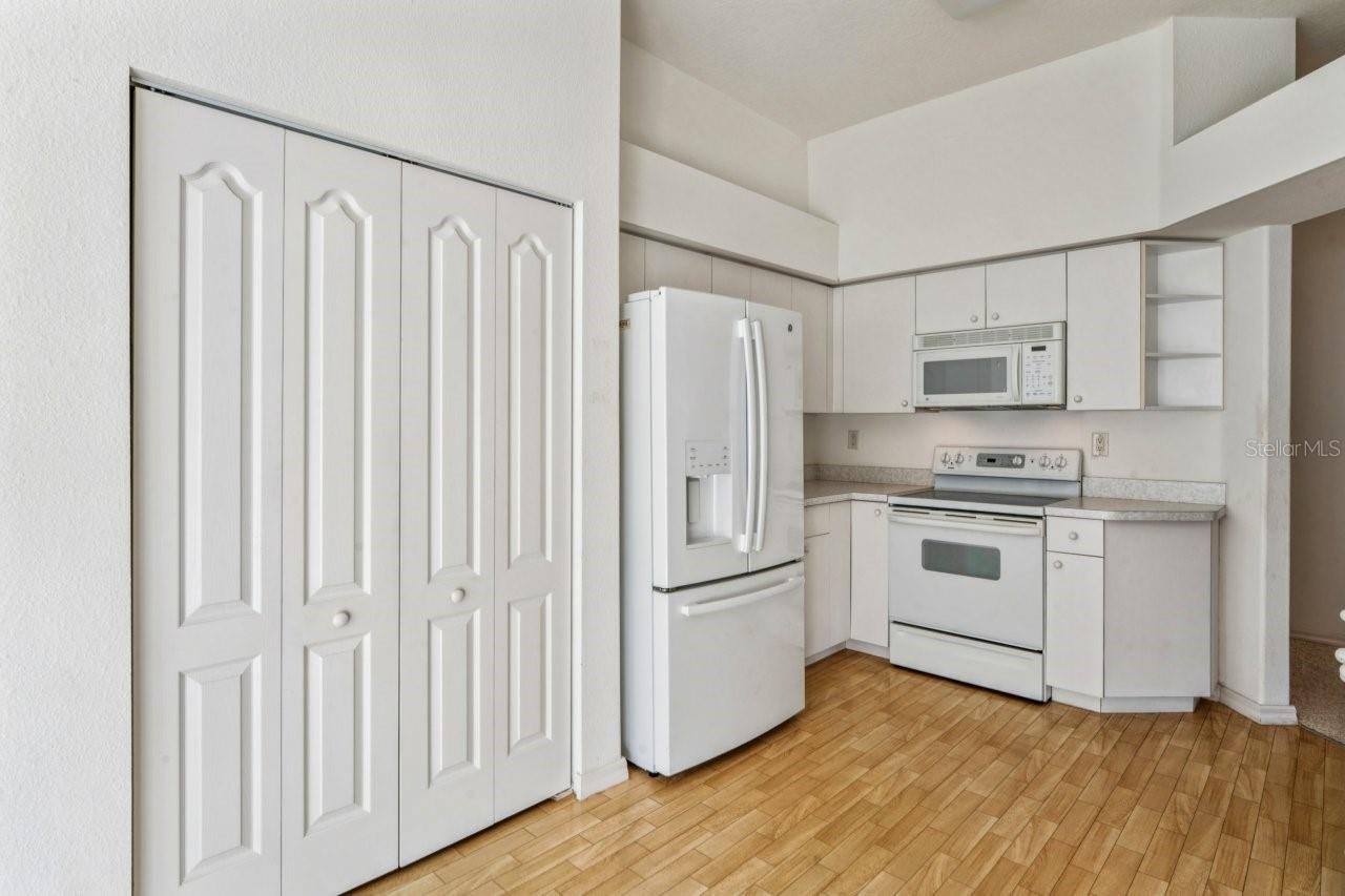 Image 16 of 73 For 11829 Ivywood Place