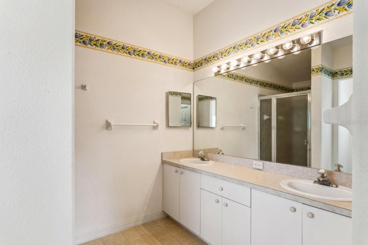 Image 36 of 73 For 11829 Ivywood Place