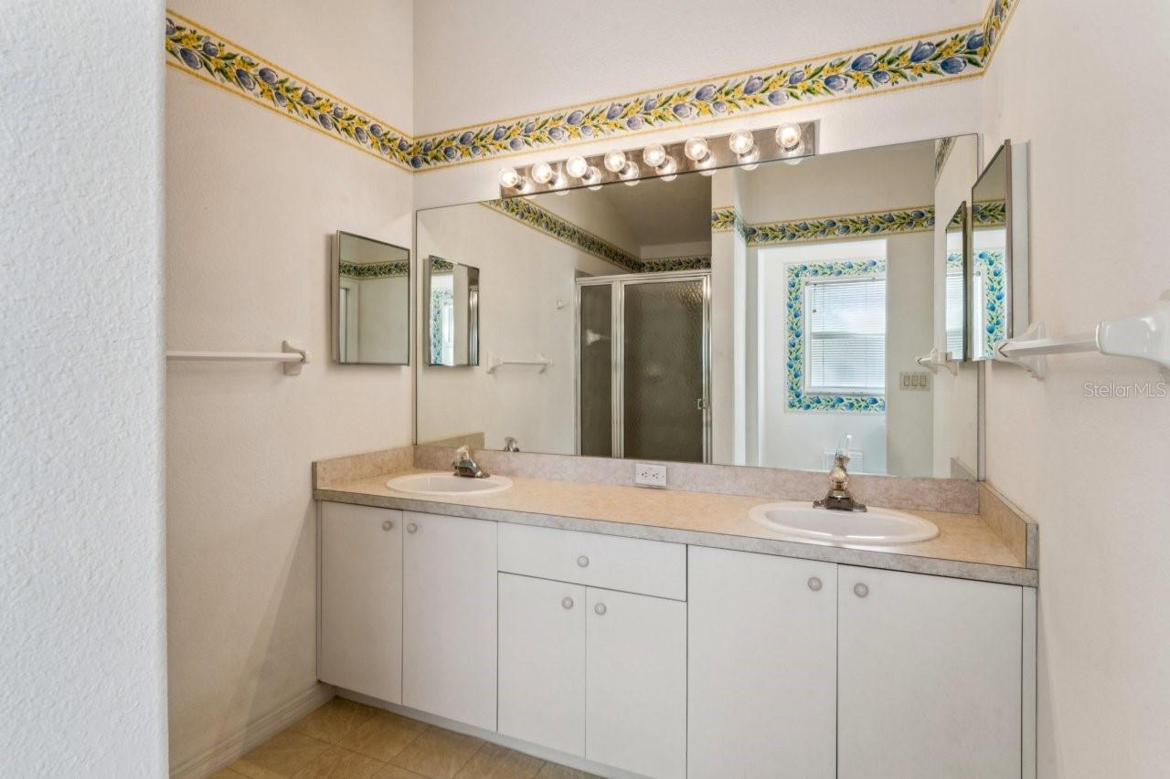 Image 37 of 73 For 11829 Ivywood Place