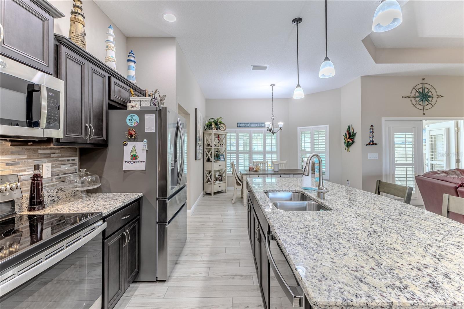 Image 18 of 72 For 13088 Meinert Avenue