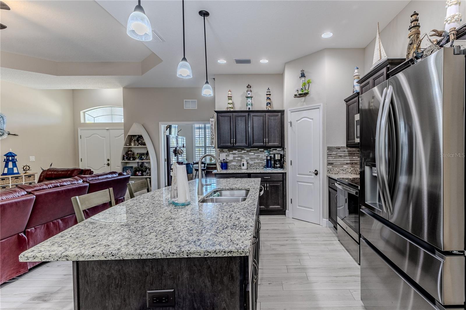 Image 21 of 72 For 13088 Meinert Avenue