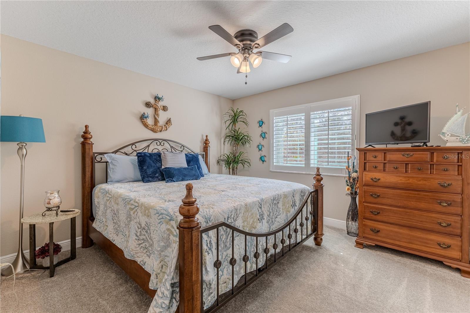 Image 31 of 72 For 13088 Meinert Avenue