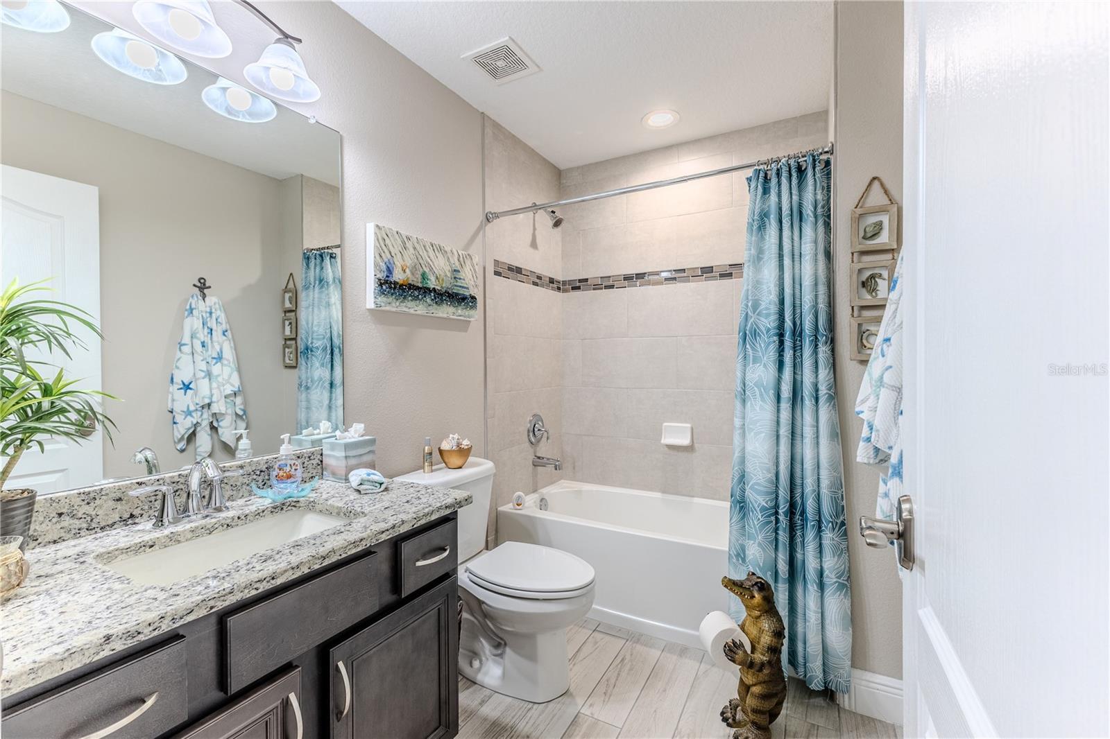 Image 34 of 72 For 13088 Meinert Avenue