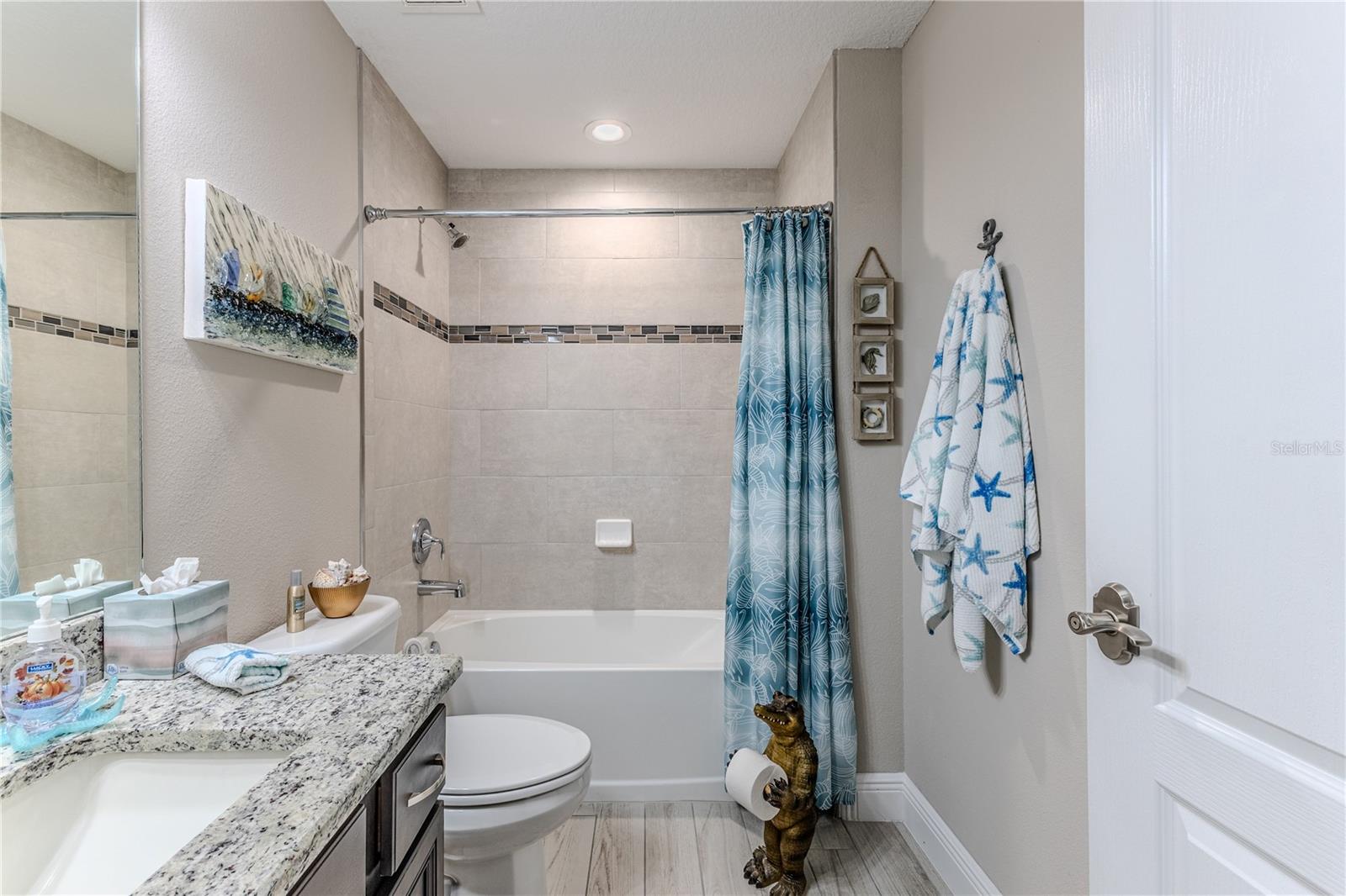 Image 35 of 72 For 13088 Meinert Avenue