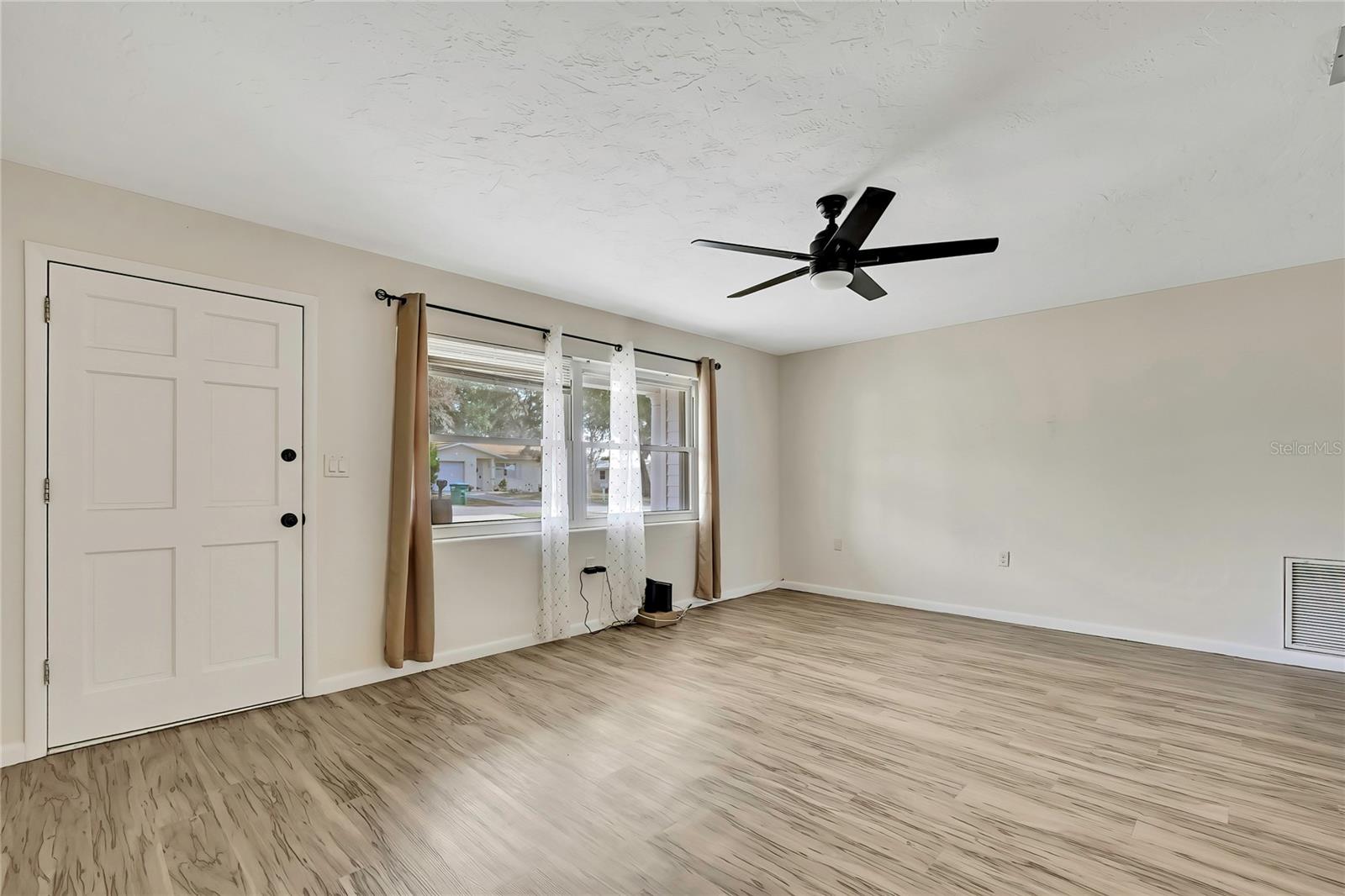 Image 14 of 61 For 6 James Court