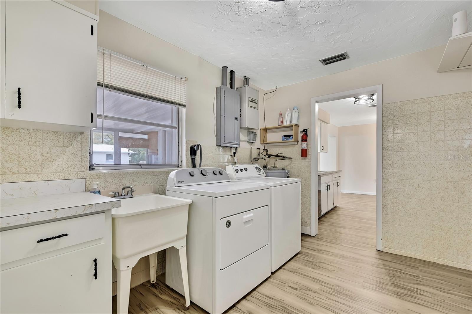 Image 38 of 61 For 6 James Court