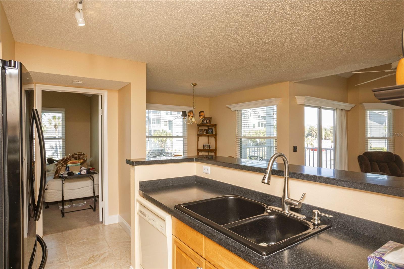 Image 14 of 52 For 5712 Biscayne Court 101