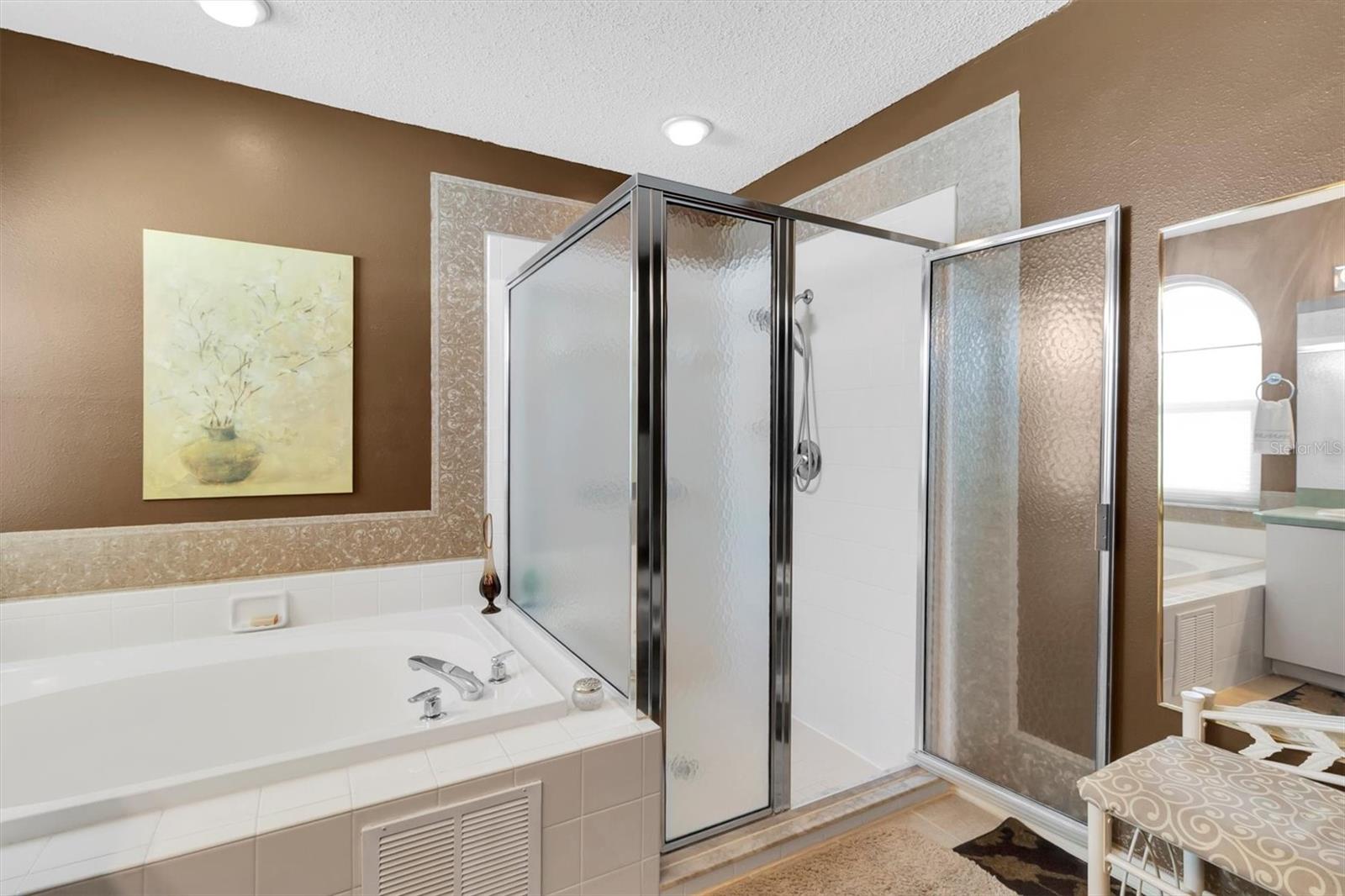 Image 18 of 39 For 11634 Wheatfield Loop