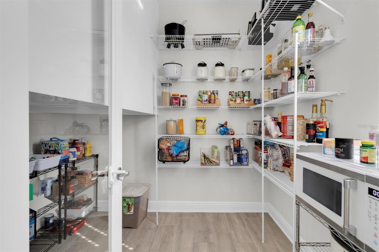 Listing photo id 10 for 4524 Tatum Loop