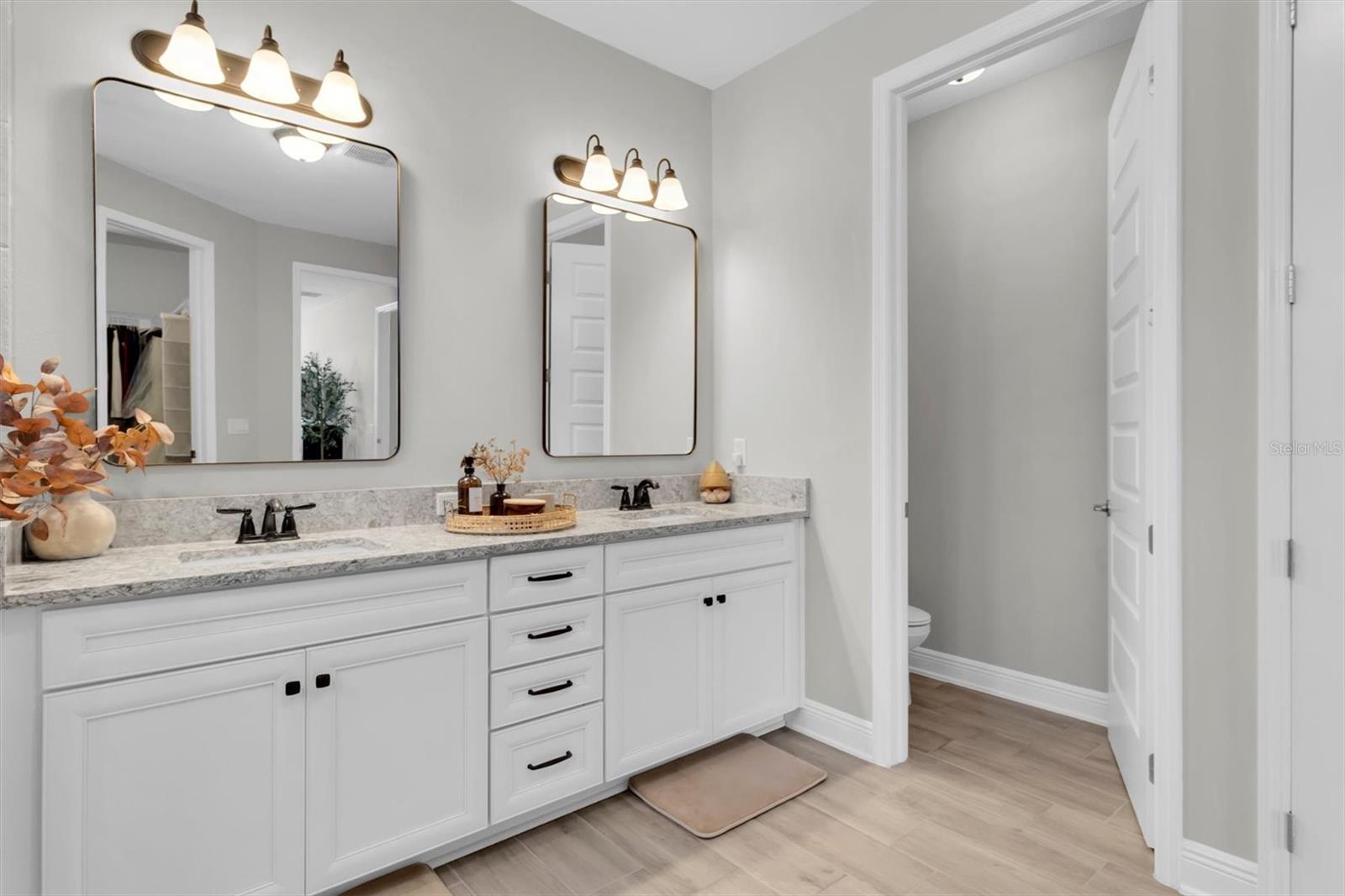 Listing photo id 17 for 4524 Tatum Loop