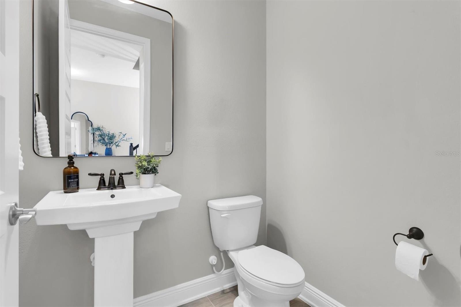 Listing photo id 20 for 4524 Tatum Loop