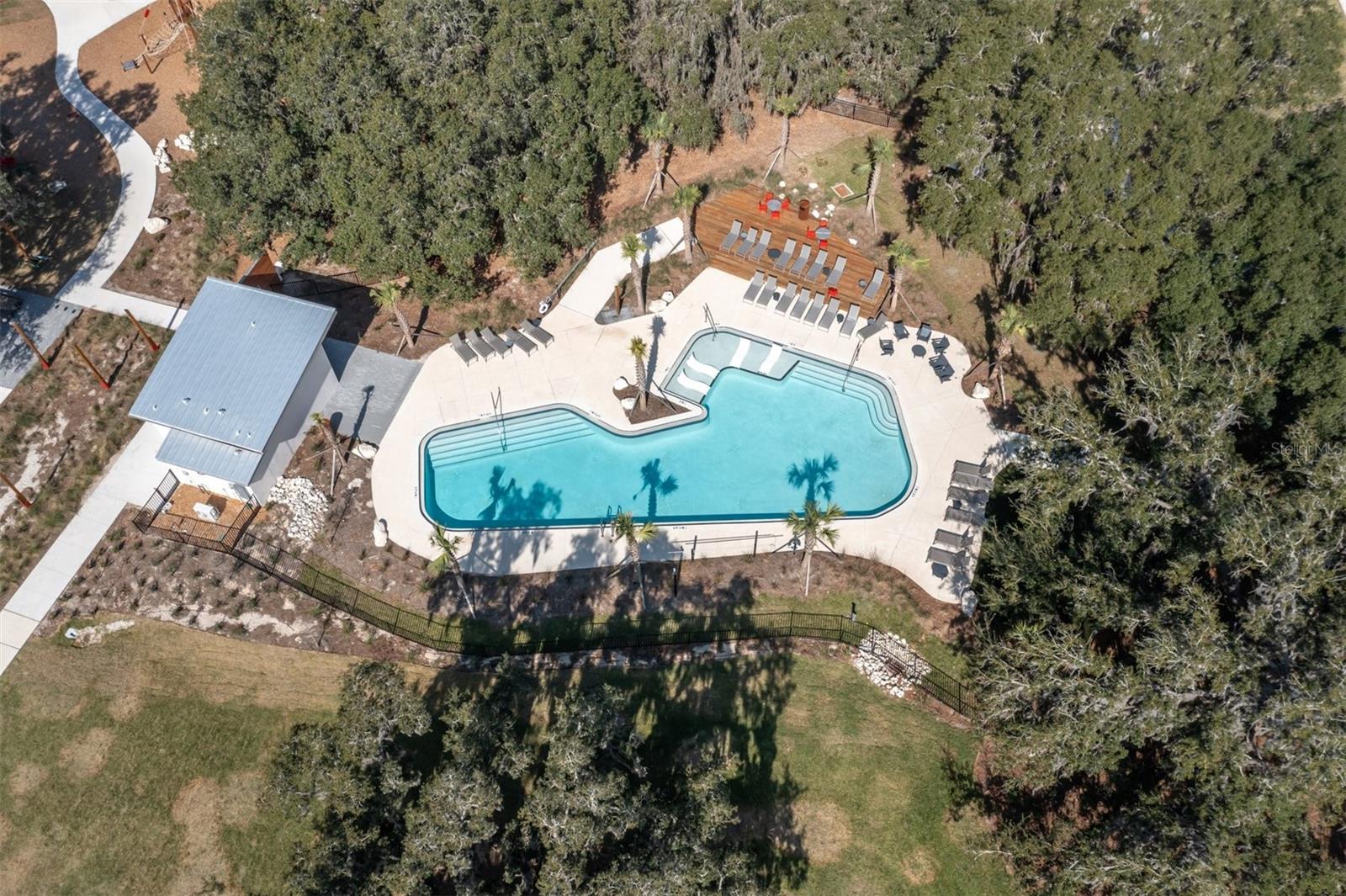 Listing photo id 48 for 4524 Tatum Loop