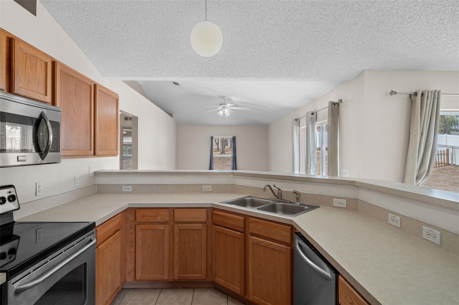 Image 20 of 47 For 351 Upland Avenue