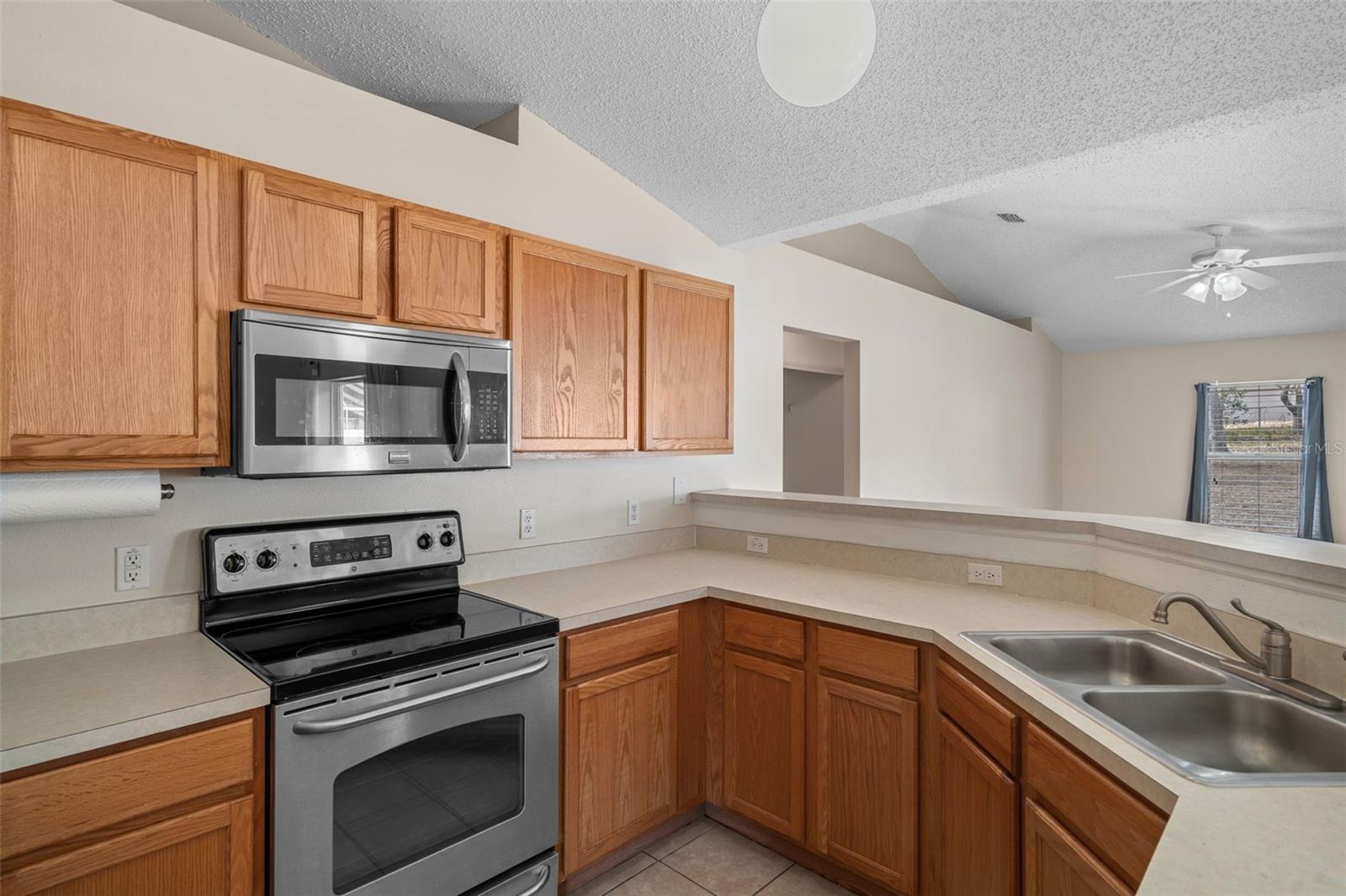 Image 21 of 47 For 351 Upland Avenue