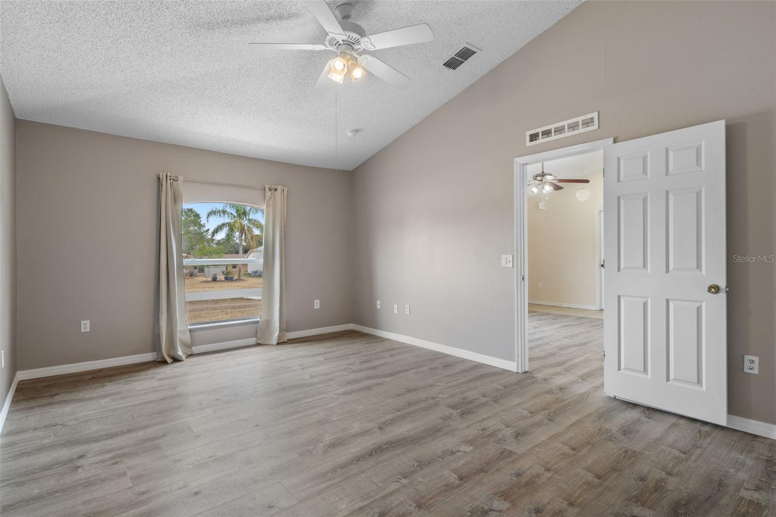 Image 27 of 47 For 351 Upland Avenue