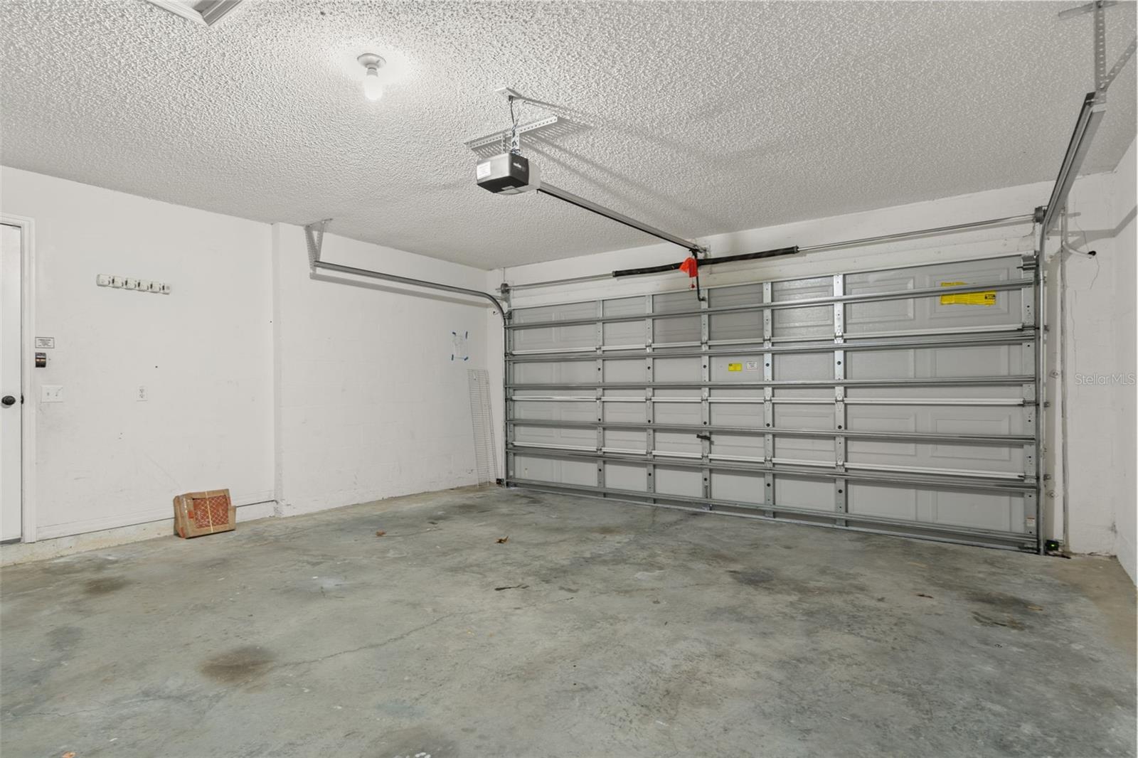 Image 40 of 47 For 351 Upland Avenue