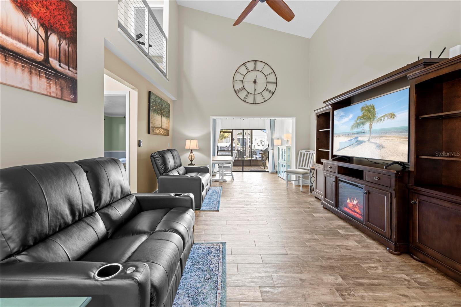 Image 13 of 65 For 11436 Clubview Drive