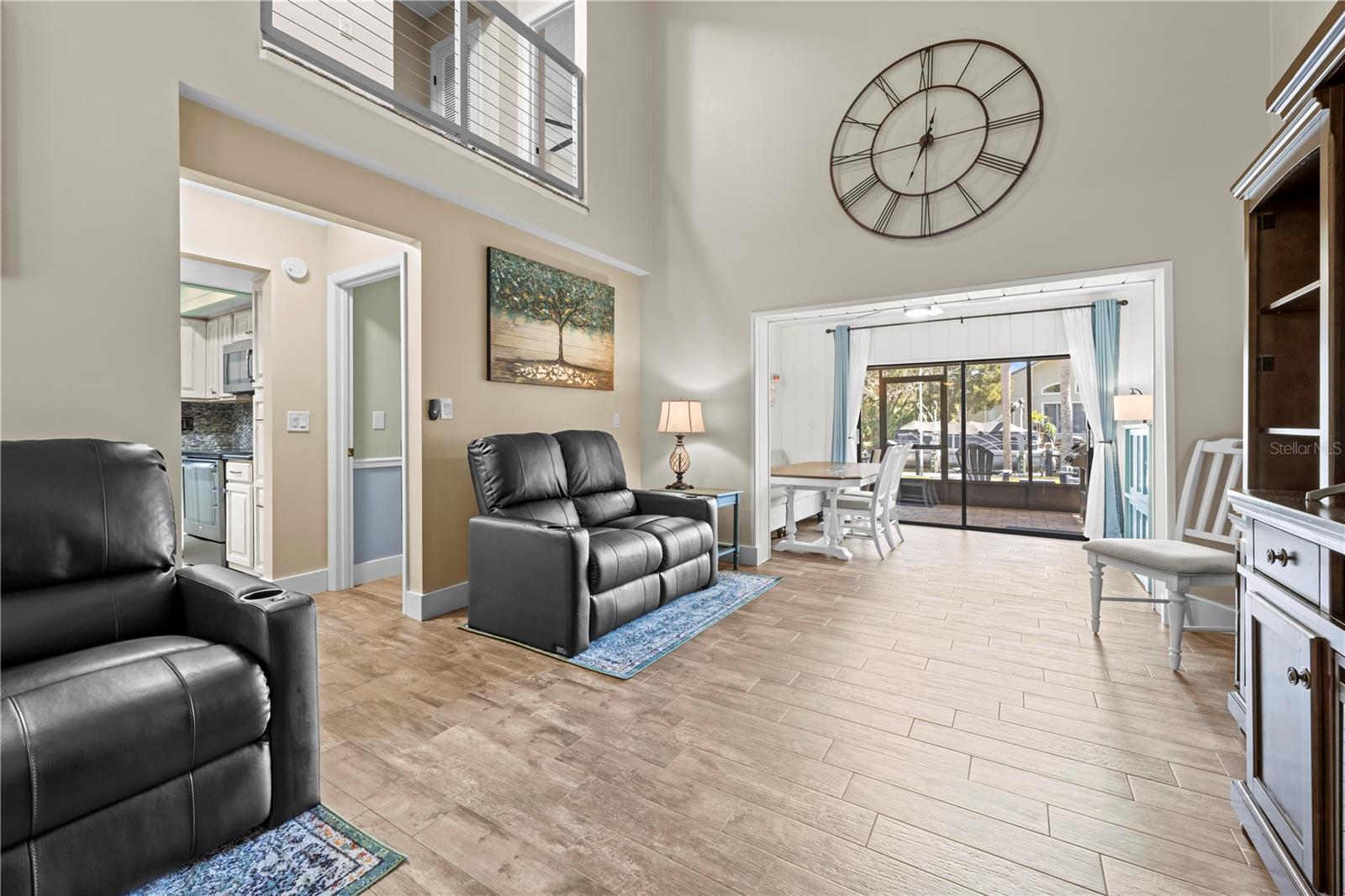 Image 16 of 65 For 11436 Clubview Drive