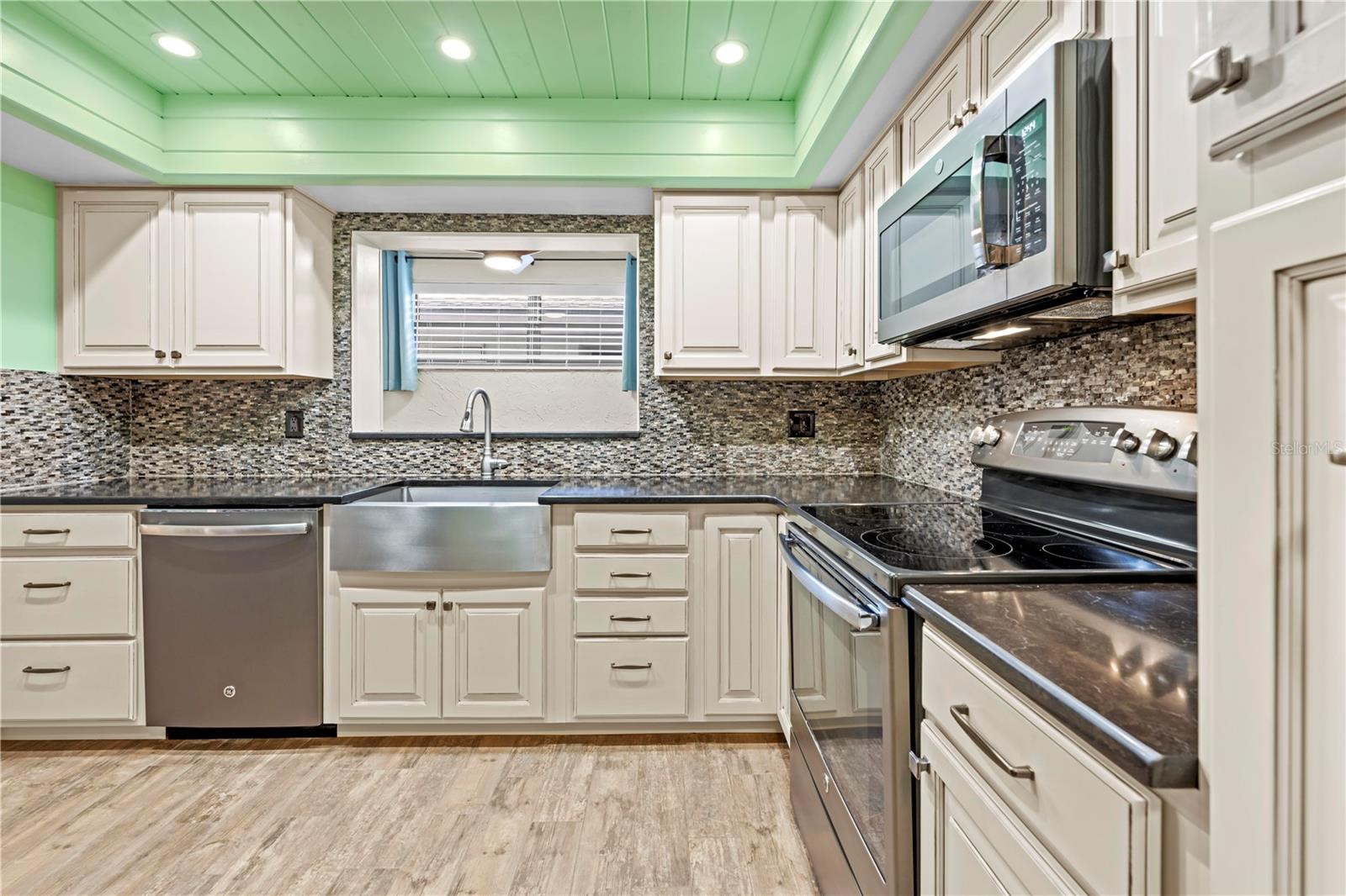 Image 21 of 65 For 11436 Clubview Drive