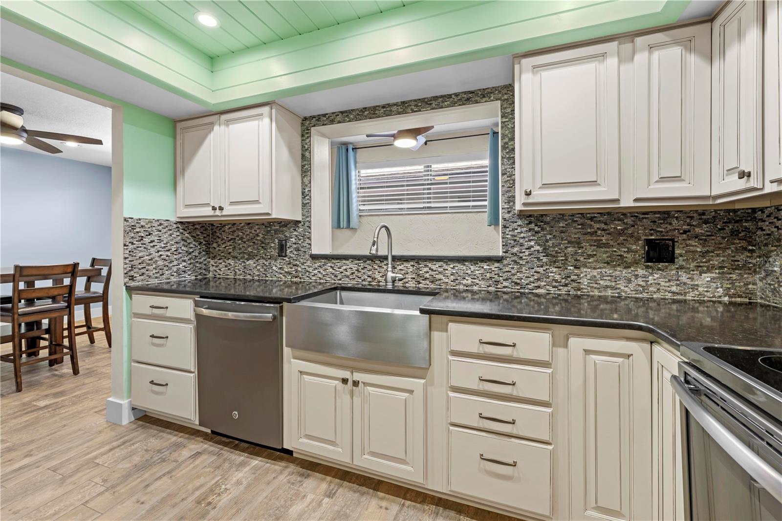 Image 22 of 65 For 11436 Clubview Drive