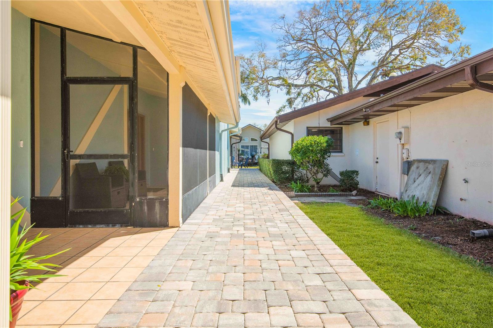 Image 7 of 65 For 11436 Clubview Drive