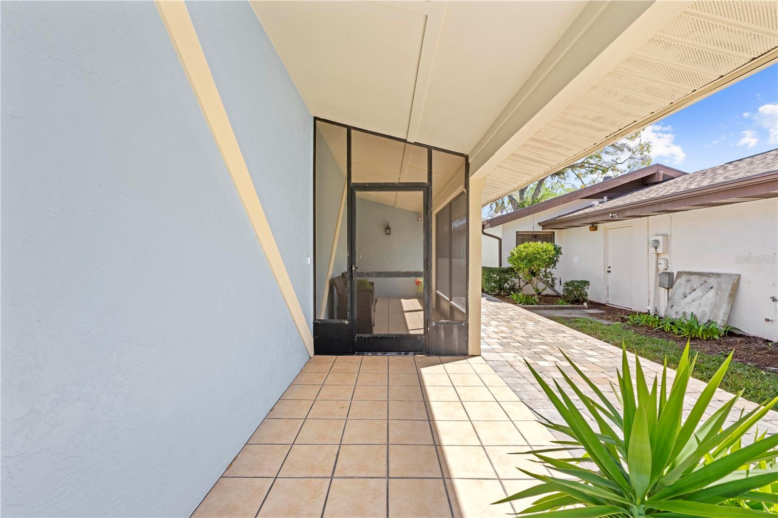 Image 8 of 65 For 11436 Clubview Drive