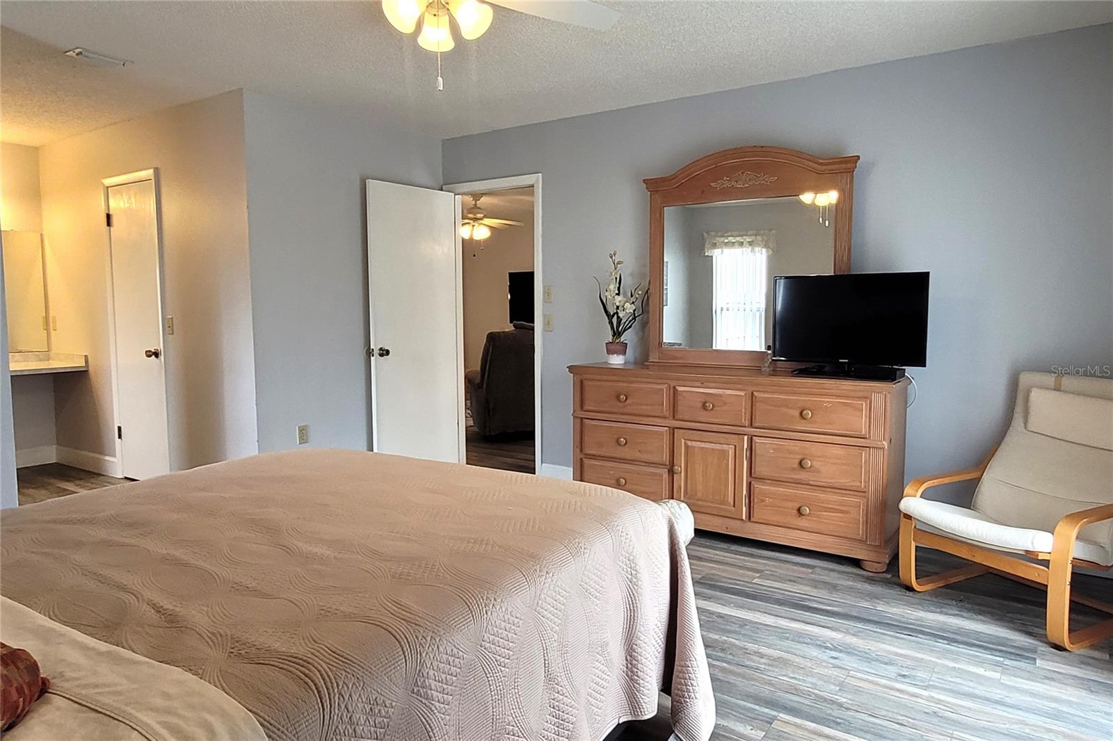 Image 20 of 40 For 11144 Heathwood Avenue