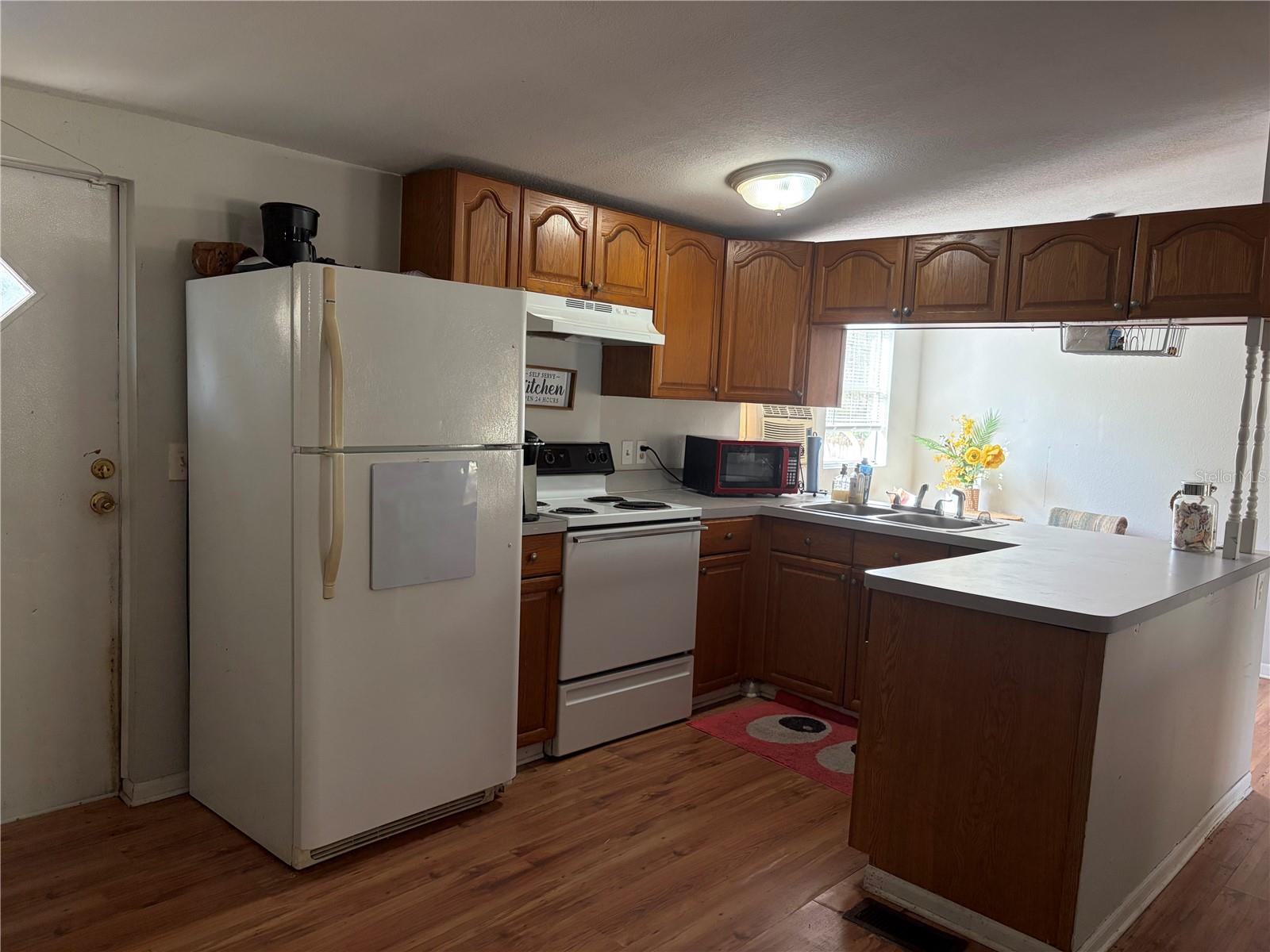 Listing photo id 14 for 6905 Pearson Lane